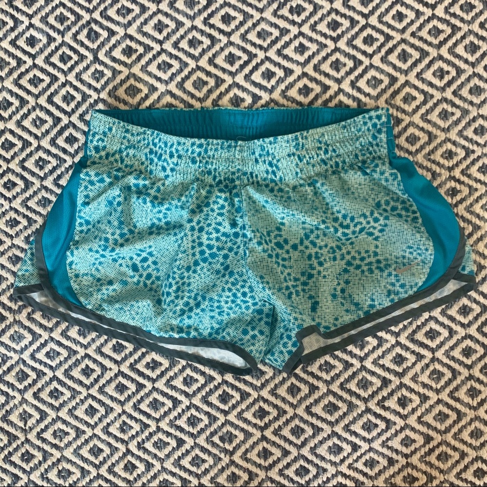 Nike Running Shorts - Picture 2 of 3
